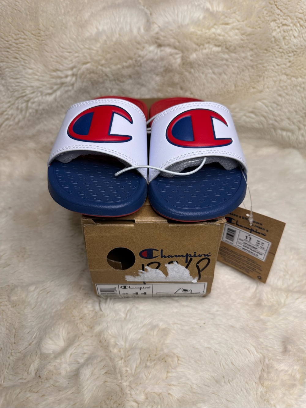 New in Box 🏄🏽‍♂️Kids Size 11 - Champion Slides